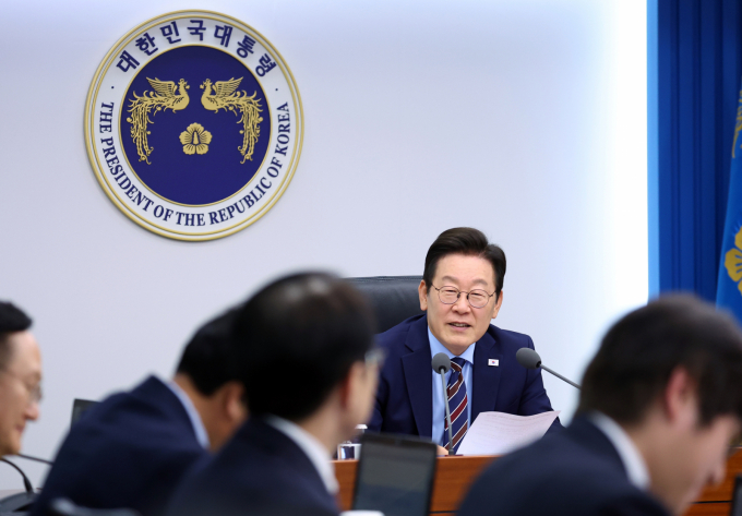  이재명 대통령이 2일 서울 용산 대통령실 청사에서 열린 수석보좌관회의에서 발언하고 있다./사진=대통령실통신사진기자단