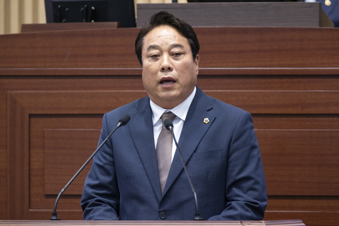 노성환 경북도의원이 2일 제358회 임시회 본회의에서 5분 자유발언을 하고 있다./사진제공=경북도의회