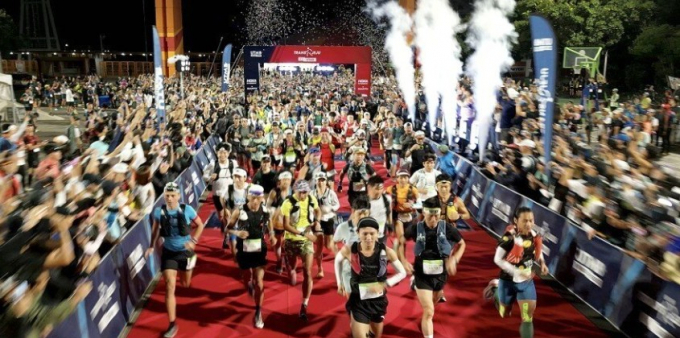 UTMB 월드시리즈 2025 트랜스제주 국제트레일러닝대회가 이달 서귀포시에서 열린다. 사진은 앞선 대회 출발 장면./사진=서귀포시제공