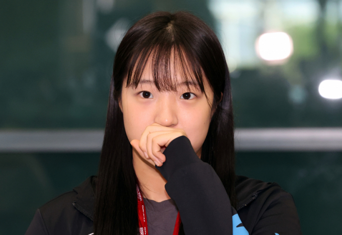 사진은 신유빈이 올해 5월 26일 인천공항에서 2025 카타르 도하 세계탁구선수권대회를 마치고 귀국해 인터뷰를 하고 있는 모습. 사진은 기사 내용과 직접적인 관련이 없음 /사진=(인천공항=뉴스1) 김명섭 기자