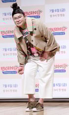 개그우먼 이영자가 5일 오전 서울 마포구 상암동 JTBC에서 진행된 예능프로그램 &#039;랜선라이프&#039; 제작발표회에 참석해 포즈를 취하고 있다. 사진은 기사 내용과 직접적인 관련이 없음  /사진=김휘선 기자 hwijpg@