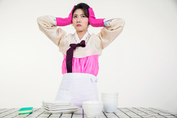 돌싱들이 전 배우자와 추석을 앞두고 가장 먼저 떠오른 것에 대해 묻자 '꿍한 아내', '시가의 비호의적 시선'이라고 답했다. 사진은 기사 본문과 무관함. /사진=클립아트코리아