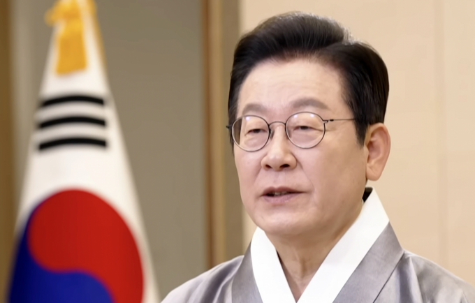 이재명 대통령이 4일 영상 메시지를 통해 국민들에게 추석 명절 인사를 하고 있다. /사진=KTV 캡처