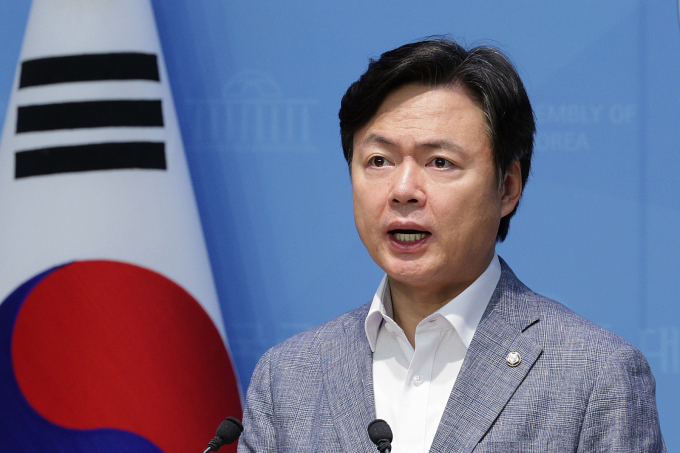 민주 "국힘, '아무말 대잔치'로 국민들에게 불쾌감 안겨" - 뉴스 썸네일 이미지