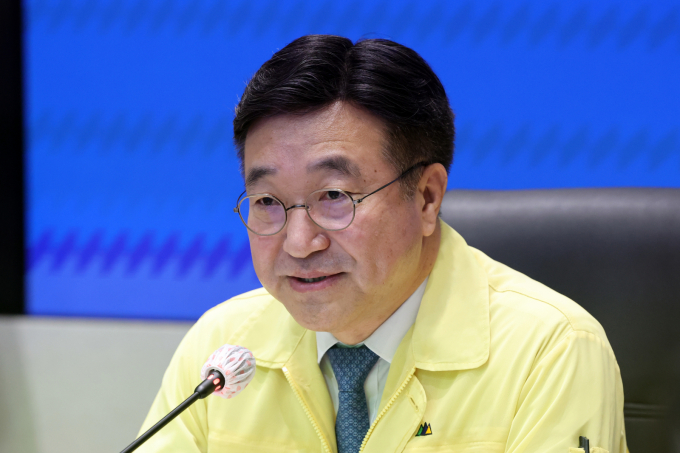 윤호중 행정안전부 장관이 9일 오전 서울 종로구 정부서울청사에서 열린 국가정보자원관리원 행정정보시스템 화재 관련 중앙재난안전대책본부 제10차 회의에서 모두발언을 하고 있다./사진=뉴스1