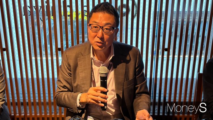 제임스박 롯데바이오로직스 대표가 지난 9일 일본 요코하마에서 진행된 기자 간담회를 통해 일본 시장 공략 의지를 강조했다. 사진은 기자 간담회에서 발언하는 제임스박 대표. /사진=김동욱 기자