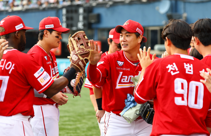 SSG랜더스가 베테랑 김광현 대신 김건우를 선발로 내세우는 파격적인 결정을 내렸다. 사진은 SSG에서 활약 중인 김광현. /사진=뉴시스