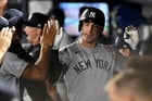 코디 벨린저(뉴욕 양키스)가 FA 시장에 나올 전망이다. 사진은 올시즌 벨린저가 홈런을 친 후 동료들의 환호를 받는 모습. /사진=로이터