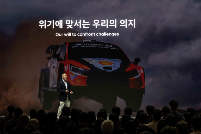 지난 1월 현대자동차그룹 2025년 신년회에서 그룹 임직원들에게 새해메시지를 전하고 있다. /사진제공=현대차그룹