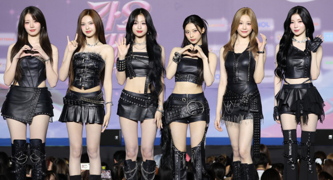 걸그룹 베이비몬스터가 미니 2집 '위 고 업'으로 일본 오리콘 차트 정상에 오르며 글로벌 인기 행진에 본격 시동을 걸었다. 사진은 지난 7월27일 베이비몬스터가 경기 고양시 일산서구 킨텍스 제1전시장에서 열린 '2025 SBS 가요대전 Summer' 블루카펫 행사에 참석해 인사를 하고 있는 모습. /사진=뉴스1