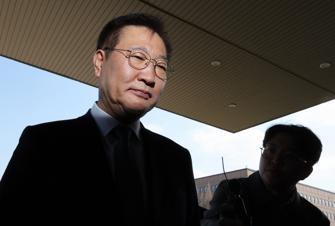 윤석열 전 대통령의 12·3 비상계엄 선포를 막지 못하고 가담·방조한 혐의를 받는 박성재 전 법무부 장관의 구속 여부가 이르면 오늘 결정된다. 사진은 지난 4월 경기 과천 법무부 청사로 출근한 박성재 전 법무부 장관. /사진=뉴스1