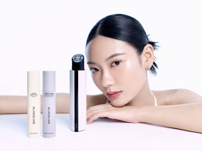 LG생활건강이 새롭게 전개하는 뷰티 디바이스 브랜드 'LG 프라엘'에서 두번째 신제품 '수퍼폼 써마샷 얼티밋'을 출시했다./사진=LG생강