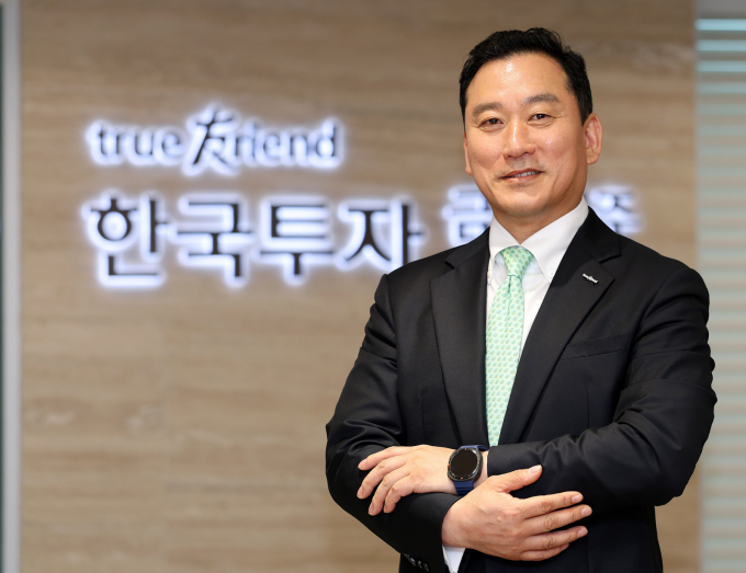 하나증권이 한국금융지주 목표주가를 19만원에서 20만원으로 올렸다. 사진은 김성환 한국투자증권 대표이사./사진=머니투데이