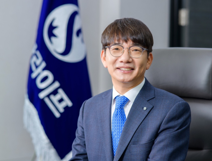 오는 12월31일 임기 만료를 앞둔 이용종 신한라이프 대표가 남은 기간 당국의 건전성·내부통제 관리 기조에 맞춰 지속가능한 성장을 약속했다. 사진은 이 대표. /사진=신한라이프