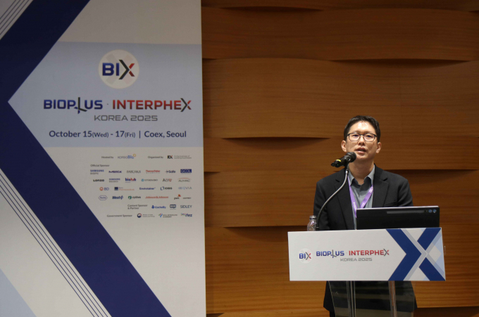 삼성바이오로직스가 '바이오플러스-인터펙스 코리아 2025'(BIX 2025)에서 사업 경쟁력을 강조했다. 사진은 행사에서 발표를 맡은 이태희 삼성바이오로직스 항체배양PD팀장(상무). /사진=삼성바이오로직스