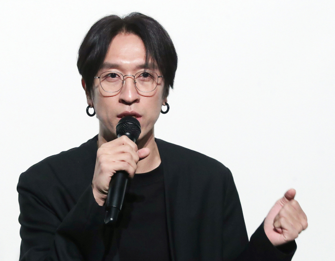 코요태 빽가가 16일 방송된 KBS 쿨FM '박명수의 라디오쇼'에서 제주도 카페 운영과 관련해 억울함을 토로했다. 사진은 2023년 2월20일 코요테 빽가가 서울 강남구 청담씨네시티 엠큐브에서 진행된 첫 EP 앨범 '큐어'(CURE) 발매 기념 음감회에 참석해 인사말을 하고 있는 모습. /사진=머니투데이