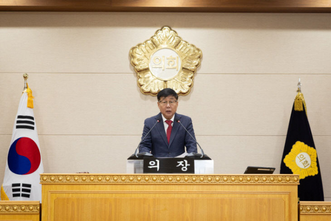 윤창철 양주시의회 의장이 지난 15일 제381회 임시회 제1차 본회의를 주재하고 있다. /사진제공=양주시의회 