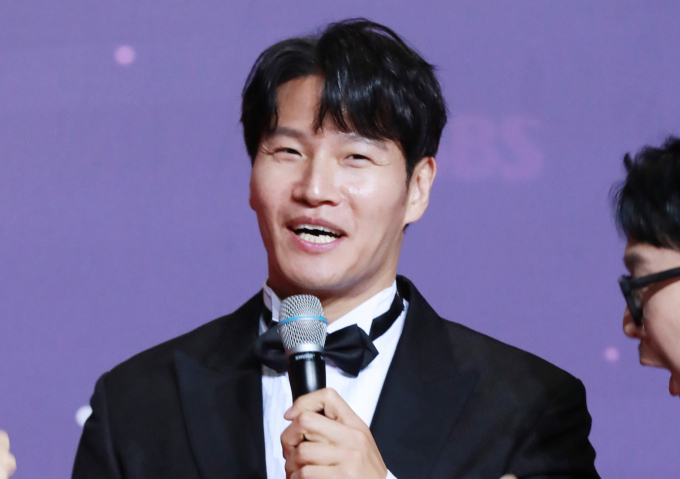 가수 김종국이 신혼여행 영상 비공개 사태와 관련, 분통을 터트렸다. 사진은 지난해 12월 서울 상암동 SBS 프리즘센터에서 진행된 2023 SBS 연예대상 포토월 행사에 참석한 가수 김종국. /사진=스타뉴스