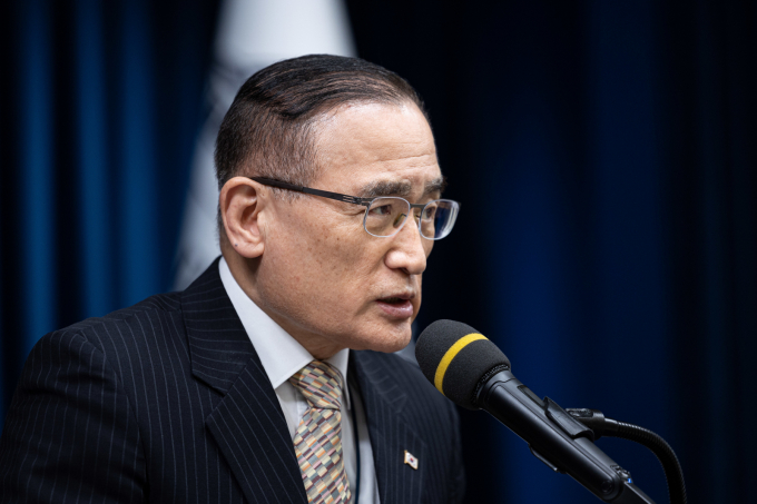 한미 무역협상이 막바지 쟁점을 조율하는 가운데 '농축산물 추가 개방은 없다'던 우리 정부의 입장이 흔들릴 수 있다는 관측이다.  사진은 위성락 국가안보실장이 17일 서울 용산 대통령실 청사에서 캄보디아 이슈의 구체적 대응현황 관련 브리핑을 하고 있는 모습. /사진=뉴스1