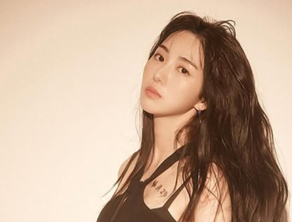 걸그룹 AOA 출신 배우 권민아가 W코리아의 유방암 자선 행사 '러브 유얼 더블유 2025(Love Your W)'를 향해 작심 비판을 쏟아냈다. /사진=권민아 인스타그램