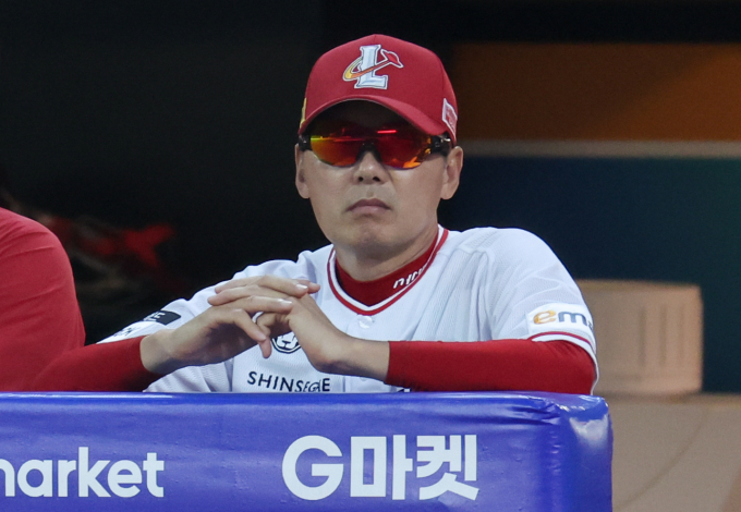 2022시즌 SSG랜더스의 와이어 투 와이어를 이끈 김원형 감독이 두산의 새 사령탑을 맡는다. 사진은 SSG랜더스 시절 김원형 감독의 모습. /사진=뉴스1
