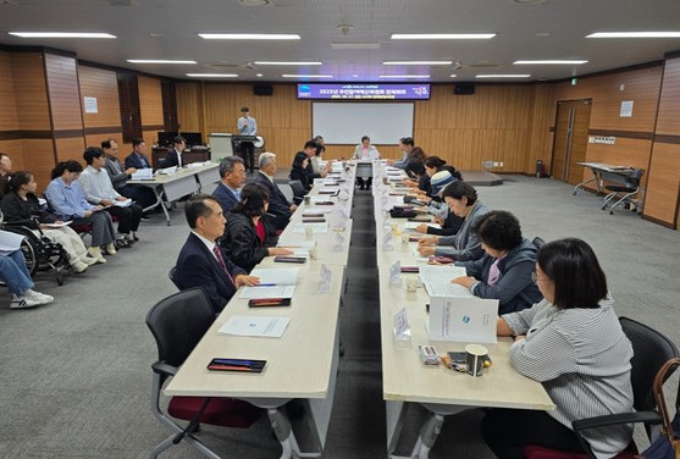 지난 17일 의정부시청 인재양성교육장에서 '2025년 주민참여예산위원회 전체회의'가 진행되고 있다. /사진제공=의정부시
