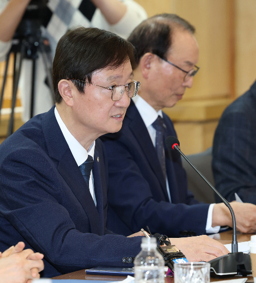 이찬진 금융감독원장이 14일 오후 서울 서대문구 한국공인회계사회에서 열린 회계법인 CEO 간담회에서 모두발언을 하고 있다./사진=뉴스1