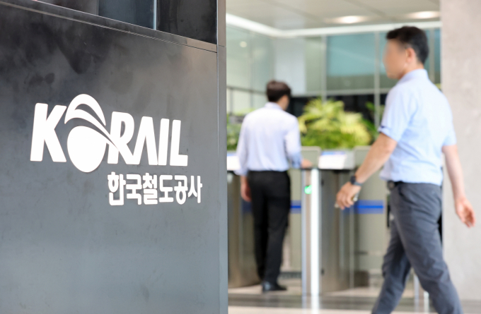 2025년 국정감사에서 철도공기업 리더십 공백이 우려된다. 안전관리 체계 부실과 한국철도공사(코레일)-에스알(SR) 통합정책 추친 여부가 집중 질의될 것으로 전망된다. 사진은 코레일 대전 본사 모습. /사진=뉴스1