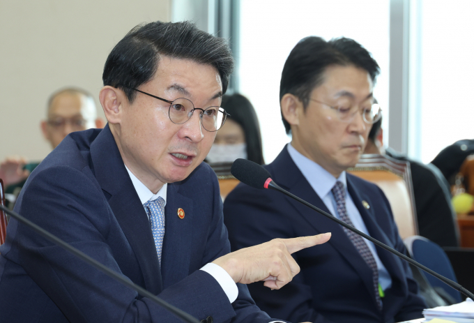 이억원 금융위원장이 지난 20일 서울 여의도 국회에서 열린 정무위원회의 금융위원회 등 국정감사에 출석했다. /사진=뉴시스