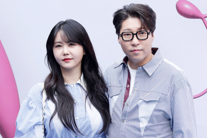 방송인 겸 크리에이터 윰댕이 지난 20일 자신의 인스타그램에 근황을 전했다. 사진은 2023년 3월15일 1세대 크리에이터 윰댕, 대도서관 부부가 서울 중구 동대문디자인플라자(DDP)에서 열린 '2023 F/W 서울패션위크' 라이 컬렉션에 참석해 포즈를 취하고 있는 모습. /사진=머니투데이