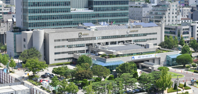 수원시청사 전경. /사진제공=수원시