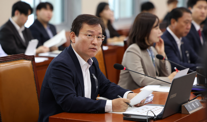 김형동 국회 기후에너지환경노동위원회 국민의힘 간사가 지난 14일 서울 여의도 국회에서 열린 기후에너지환경노동위원회의 기후에너지환경부에 대한 국정감사에서 의사진행발언을 하고 있다./사진제공=김형동 국민의힘 국회의원실