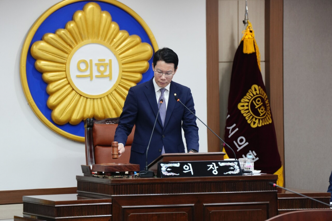 포천시의회가 21일 제188회 임시회를 열고 오는 31일까지 11일간의 의사일정에 돌입했다.사진은 임종훈 의장의 개회 선언 모습. /사진제공=포천시의회