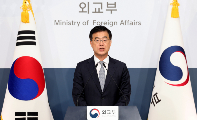 외교부가 다카이치 사나에 일본 신임 총리에 대해 한·일 관계 긍정적 흐름을 이어가겠다고 전했다. 사진은 이재웅 외교부 대변인이 21일 서울 종로구 정부서울청사 별관에서 현안 관련 정례브리핑 한 모습. /사진=뉴시스