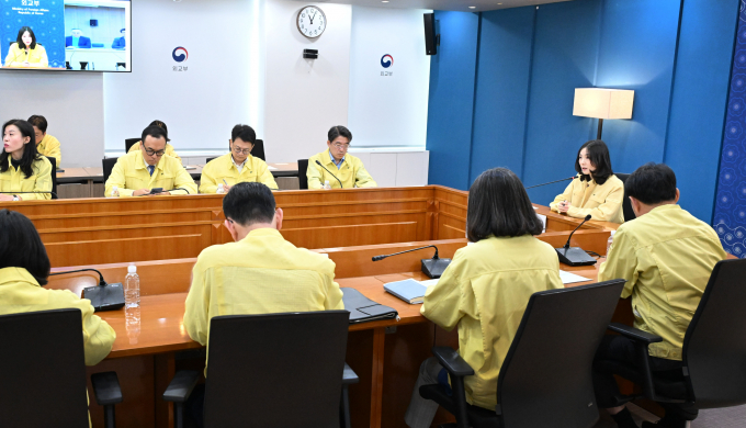 외교부가 김진아 2차관 주재로 캄보디아 내 우리 국민 취업사기·감금 피해 관련 본부와 공관 합동 상황점검회의를 개최해 상황 파악에 나섰다. 사진은 21일 회의 모습. /사진=외교부 제공
