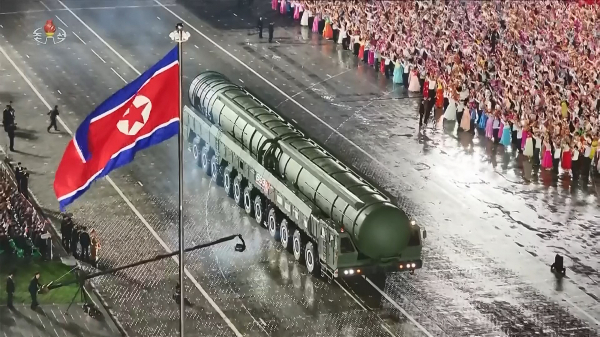 북한이 22일 탄도미사일을 발생했다. 사진은 북한이 열병식에서 공개한 신형 대륙간탄도미사일(ICBM) '화성-20형' 모습. /사진=뉴시스(조선중앙TV 캡처)