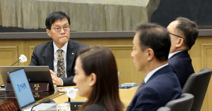이창용 한국은행 총재가 23일 오전 서울 중구 한국은행 본관에서 금융통화위원회 본회의를 주재하고 있다. /사진=뉴스1