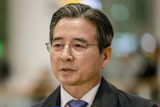 김용범 대통령실 정책실장이 한미 관세협상에 대한 양국의 입장 차가 있음을 밝혔다. 사진은 한미 관세협상을 위해 출국했다가 인천국제공항을 통해 귀국한 김용범 대통령비서실 정책실장. /사진=뉴시스