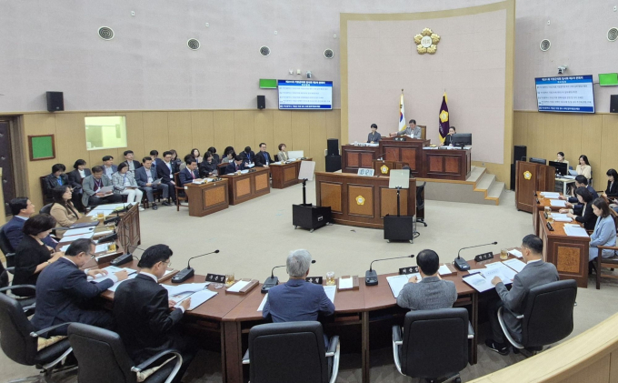 박홍복 기장군의회 의장이 임시회 2차 본회의가 진행하고 있다./사진=기장군의회