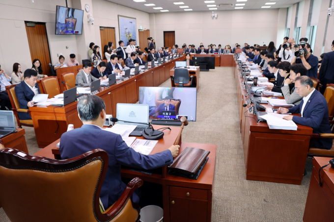 지난달 25일 오전 서울 여의도 국회 산업통상자원중소벤처기업위원회 전체회의에서 이철규 위원장이 의사봉을 두드리고 있다. /사진=뉴시스