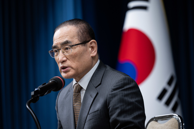 이재명 대통령이 아세안(ASEAN·동남아시아국가연합) 정상회의 참석을 위해 오는 26일부터 1박2일 일정으로 말레이시아 쿠알라룸푸르를 방문한다. 사진은 위성락 대통령실 국가안보실장이 24일 서울 용산 대통령실 청사에서 이재명 대통령의 ASEAN 순방, APEC 정상회의 일정 관련 브리핑을 한 모습. /사진=뉴스1 