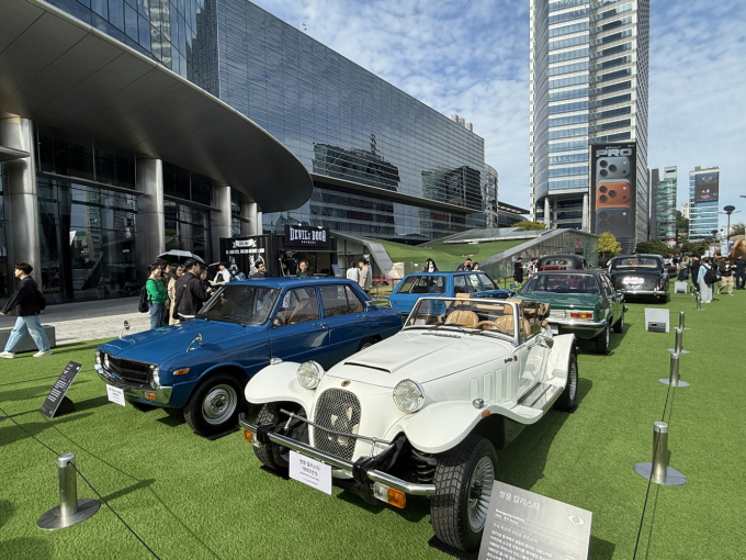 1962년형 메르세데스-벤츠 300 SL 로드스터. /사진=한국자동차기자협회, 삼성화재모빌리티뮤지엄