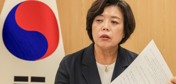 신계용 과천시장이 부동산 대책 관련 관계 부서 회의를 주재하고 있다. /사진제공=과천시