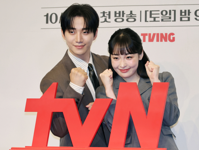 한국투자증권이 스튜디오드래곤 목표가를 5만1000원에서 6만원으로 올렸다. 사진은 스튜디오드래곤이 제작사로 참여한 tvN 드라마 태풍상사 제작발표회./사진=스타뉴스