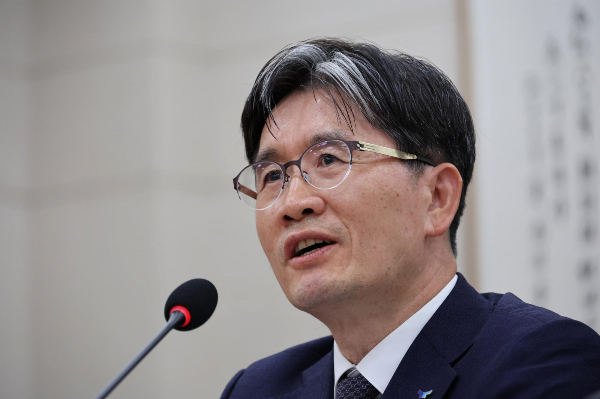 해병 특검(특별검사 이명현)이 채상병 순직 사건과 관련해 고위공직자범죄수사처(공수처)의 수사방해 및 지연 의혹을 수사 중인 가운데 공수처 관계자들을 줄소환한다. 사진은 오동운 고위공직자범죄수사처장이 지 24일 오후 서울 여의도 국회에서 열린 법제사법위원회의 고위공직자범죄수사처에 대한 국정감사에서 질의에 답하는 모습. /사진=뉴시스