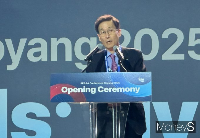 함진규 한국도로공사 사장이 28일 오후 경기 고양시 일산서구 킨텍스에서 열린 '2025 고양 아시아·대양주 도로대회'에서 개회사를 하고 있다. /사진=장동규 기자