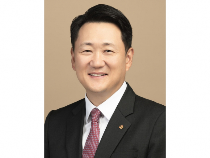 한화그룹이 한화 건설부문 신임 대표이사에 김우석 한화 전략부문 재무실장을 내정했다. 사진은 김우석 한화 건설부문 신임 대표이사 내정자. /사진=한화그룹