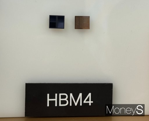 K 테크 쇼케이스 부스에서 전시한 SK하이닉스의 HBM4. /사진=정연 기자