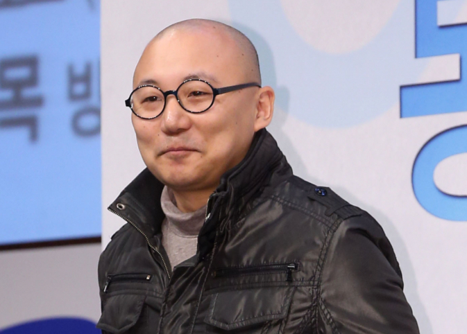 대법원이 웹툰 작가 겸 방송인 주호민의 아들을 정서적으로 학대한 혐의로 기소된 특수교사의 사건을 심리 중인 가운데, 주씨가 이 사건을 "대법원 전원합의체 공개변론으로 다뤄달라"고 요청했다. 사진은 지난 2013년 11월 서울 삼성전자 서초사옥에서 열린 SNS 드라마 '무한동력' 제작발표회에 참석한 웹툰작가 주호민. /사진=머니투데이