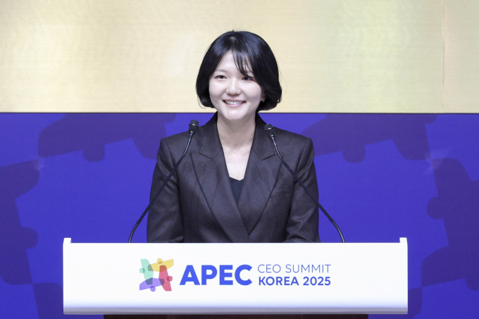 최수연 네이버 대표가 29일 경북 경주예술의전당에서 열린 아시아태평양경제협력체(APEC) CEO 써밋에서 주제발표를 하고 있다. / 사진=공동취재  